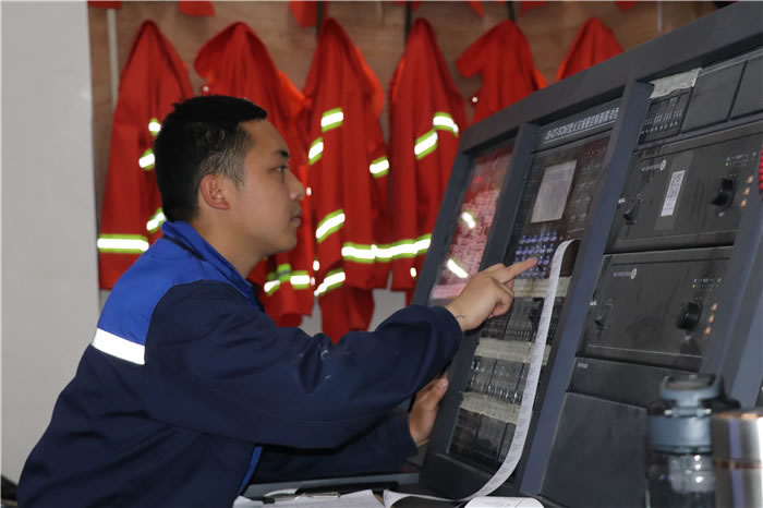 四川榮安企業(yè)管理有限公司對(duì)“興發(fā)廣場(chǎng)”進(jìn)場(chǎng)維保檢測(cè)